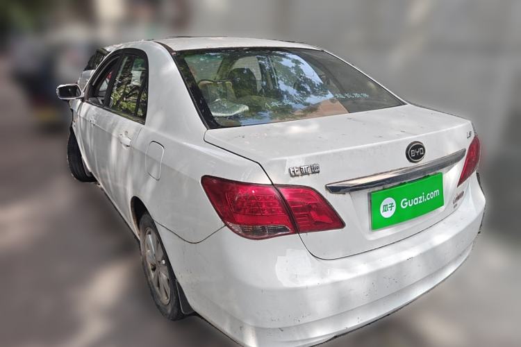 Used BYD L3 2015 Energy-Efficient Model 1.5L Automatic Comfort Edition Exterior 3