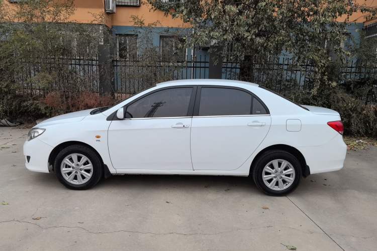 Used BYD L3 2015 Energy-Efficient Model 1.5L Automatic Comfort Edition Exterior 5