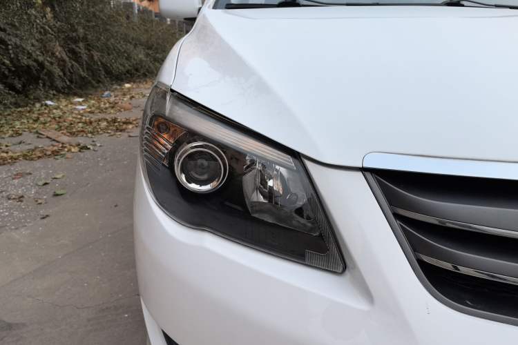 Used BYD L3 2015 Energy-Efficient Model 1.5L Automatic Comfort Edition Exterior 6