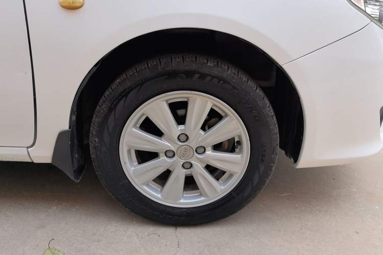 Used BYD L3 2015 Energy-Efficient Model 1.5L Automatic Comfort Edition Exterior 7