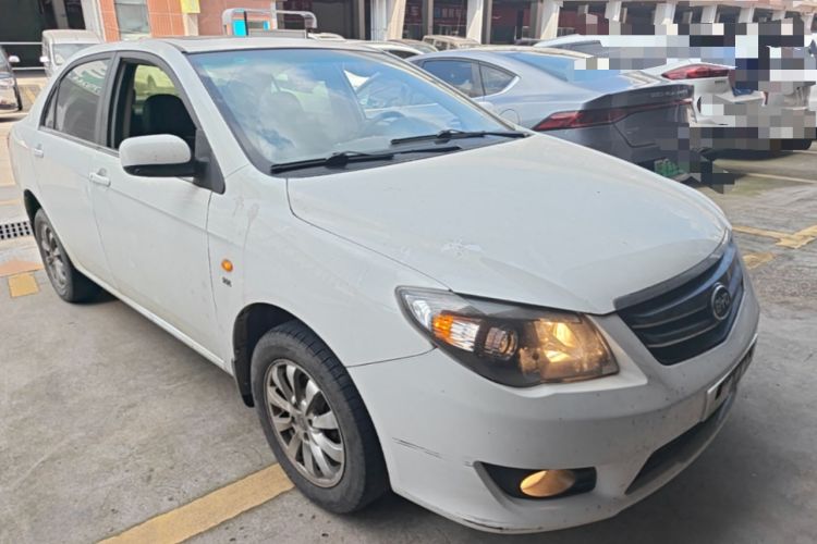 Used BYD L3 2015 Energy-Saving Edition 1.5L Manual Luxury Model Front Right 45 Deg