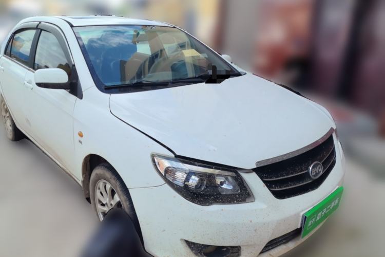 Used BYD L3 2015 Energy-Saving Edition 1.5L Automatic Prestige Model Front Right 45 Deg