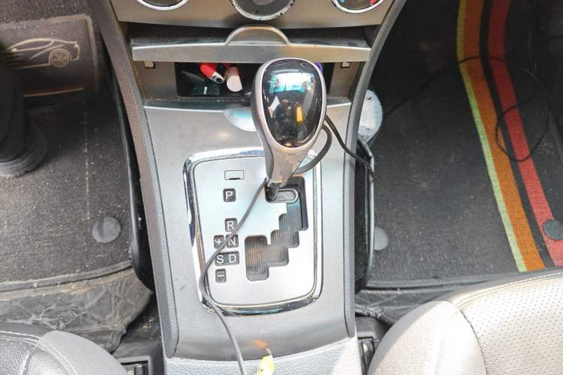 Used BYD L3 2015 Energy-Efficient Model 1.5L Automatic Comfort Edition Gear Lever