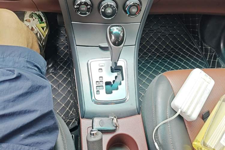Used BYD L3 2015 Energy-Efficient Model 1.5L Automatic Comfort Edition Gear Lever