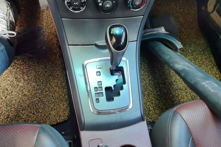 Used BYD L3 2015 Energy-Saving Edition 1.5L Automatic Prestige Model Gear Lever