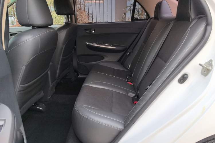 Used BYD L3 2015 Energy-Efficient Model 1.5L Automatic Comfort Edition Interior 1