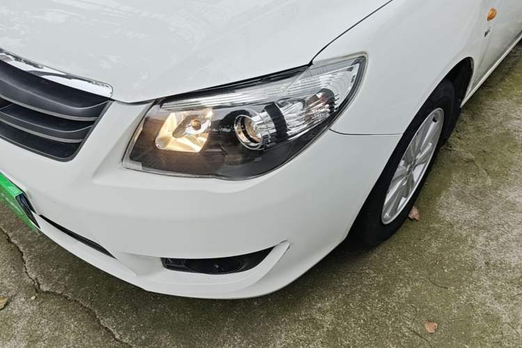 Used BYD L3 2015 Energy-Efficient Model 1.5L Automatic Comfort Edition Left Front Headlight