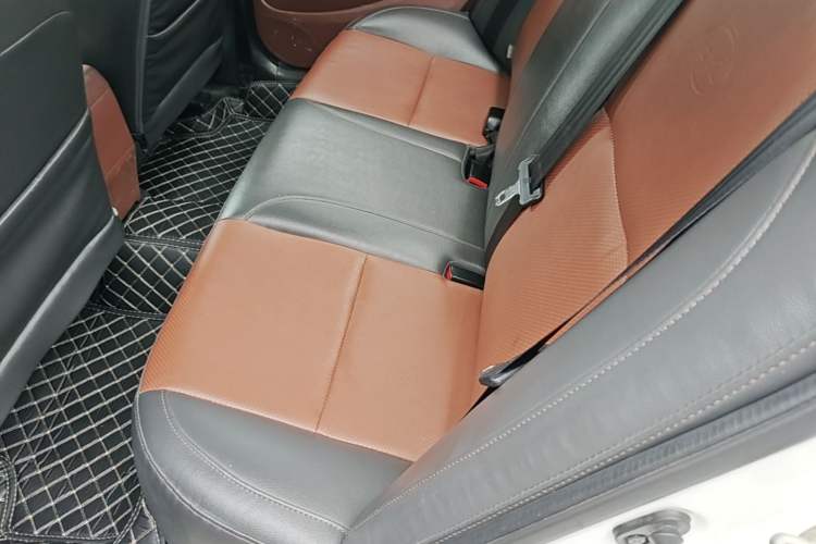 Used BYD L3 2015 Energy-Efficient Model 1.5L Automatic Comfort Edition Left Rear Seat