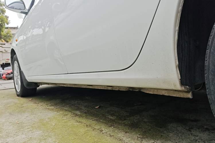 Used BYD L3 2015 Energy-Efficient Model 1.5L Automatic Comfort Edition Left Side Sill