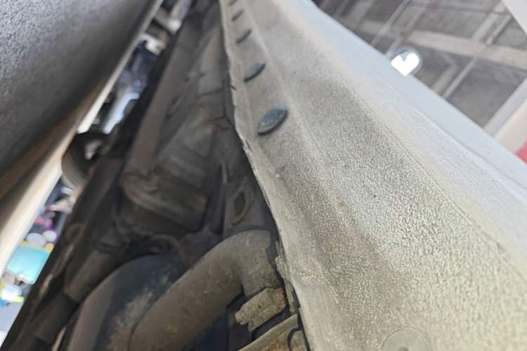 Used BYD L3 2015 Energy-Saving Edition 1.5L Manual Luxury Model Left Side Sill