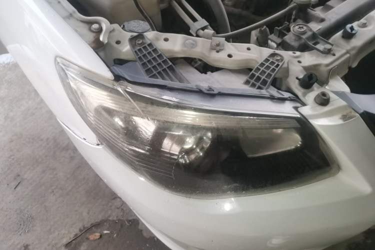 Used BYD L3 2015 Energy-Efficient Model 1.5L Manual Comfort Edition Right Front Headlight