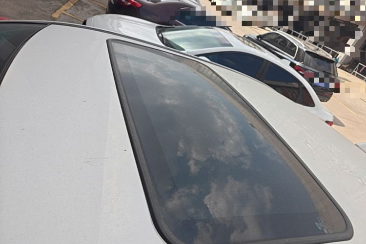 Used BYD L3 2015 Energy-Saving Edition 1.5L Manual Luxury Model Roof