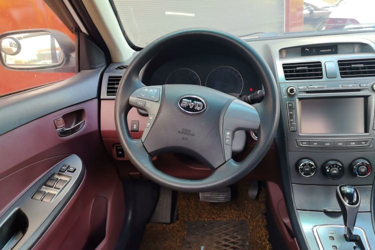 Used BYD L3 2015 Energy-Saving Edition 1.5L Automatic Prestige Model Steering Wheel