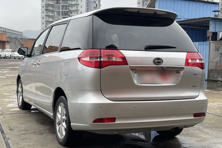 Used BYD M6 2013 2.4L Manual Luxury Model Exterior 2