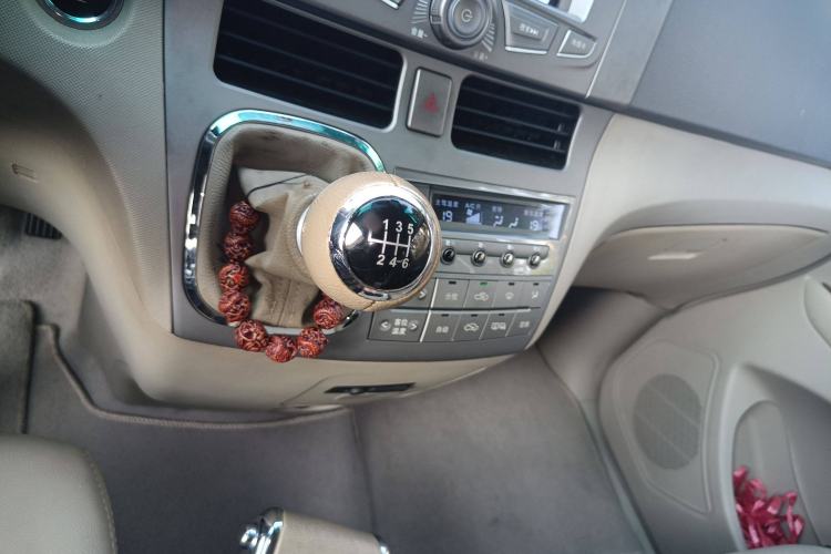 Used BYD M6 2013 2.4L Manual Luxury Model Gear Lever