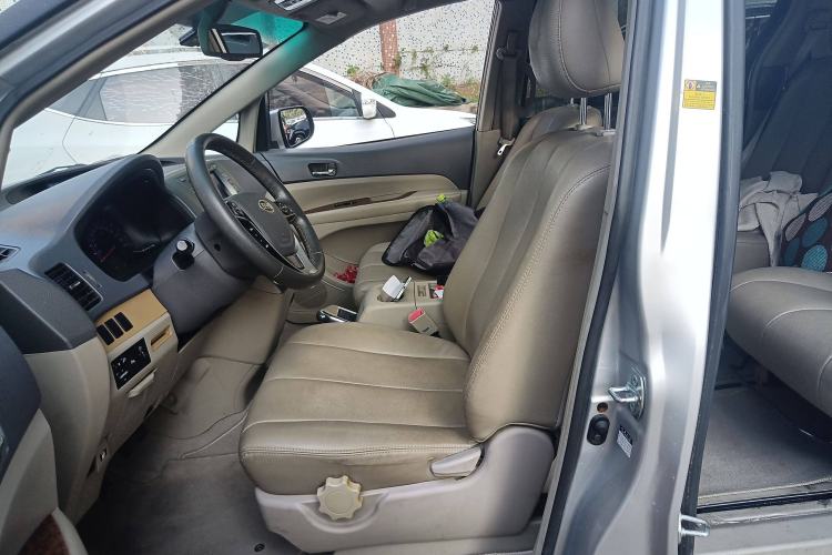 Used BYD M6 2013 2.4L Manual Luxury Model Left Front Seat
