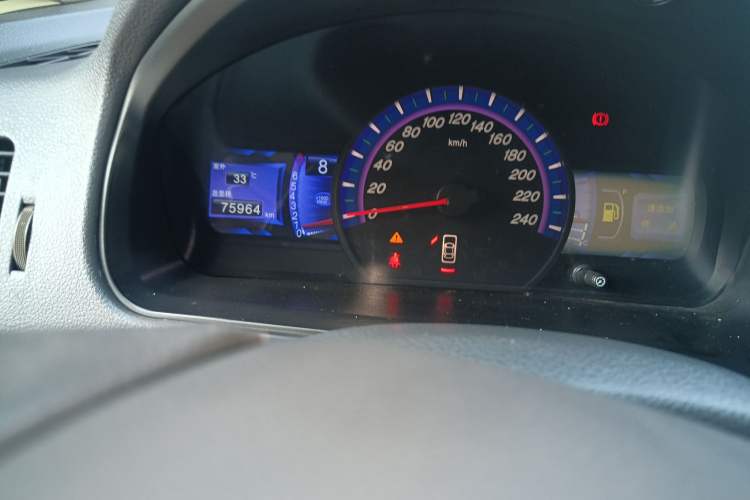 Used BYD M6 2013 2.4L Manual Luxury Model Odometer Close Up