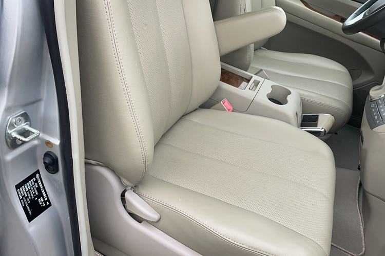 Used BYD M6 2013 2.4L Manual Luxury Model Right Front Seat