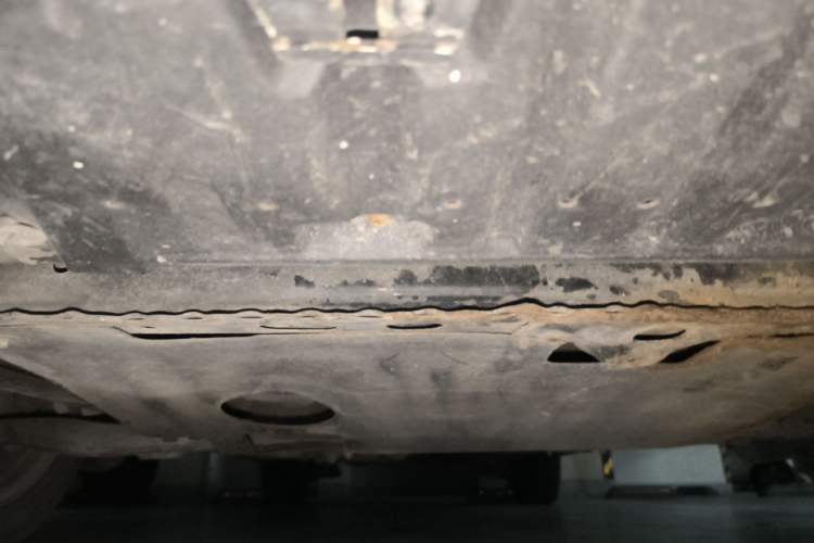 Used BYD M6 2010 2.4L Automatic Luxury Edition Chassis Front