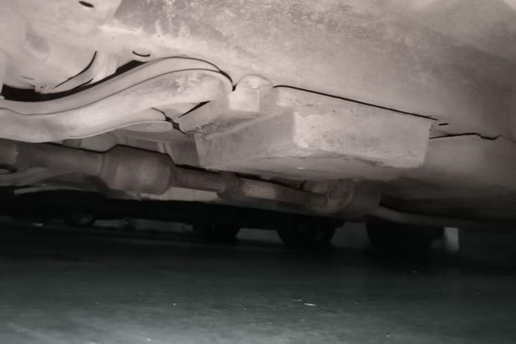 Used BYD M6 2010 2.4L Automatic Luxury Edition Chassis Front Left