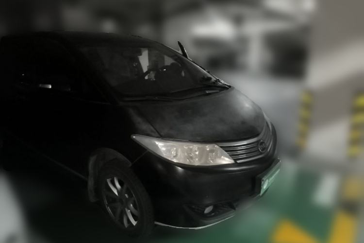Used BYD M6 2010 2.4L Automatic Luxury Edition Front Right 45 Deg