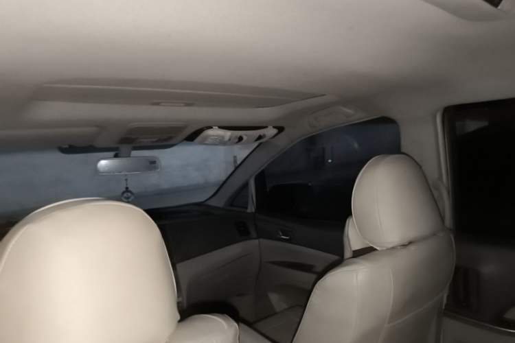 Used BYD M6 2010 2.4L Automatic Luxury Edition Headliner