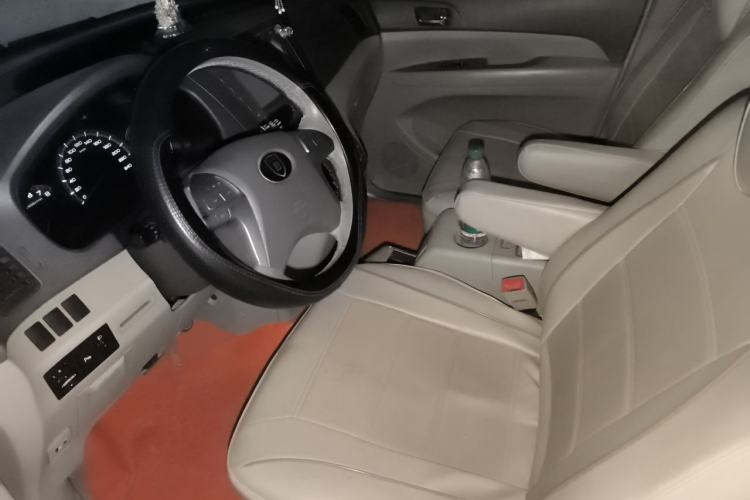 Used BYD M6 2010 2.4L Automatic Luxury Edition Left Front Seat