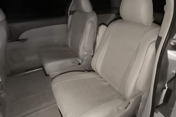 Used BYD M6 2010 2.4L Automatic Luxury Edition Left Rear Seat