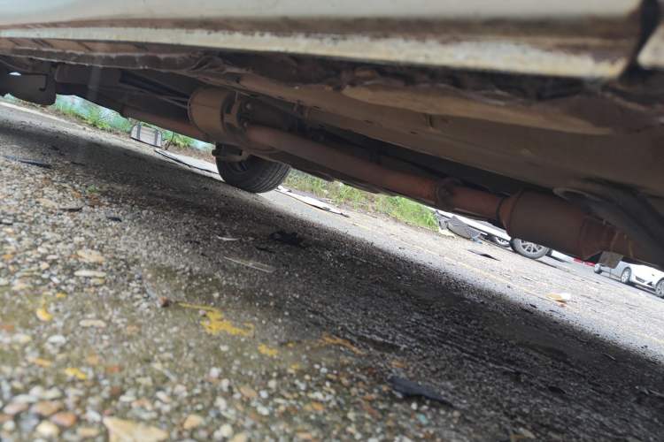Used BYD M6 2010 2.0L Manual Comfort Edition Chassis Front Right