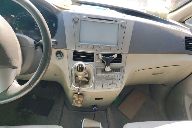 Used BYD M6 2013 2.0L Manual Comfort Edition Audio And AC Panel
