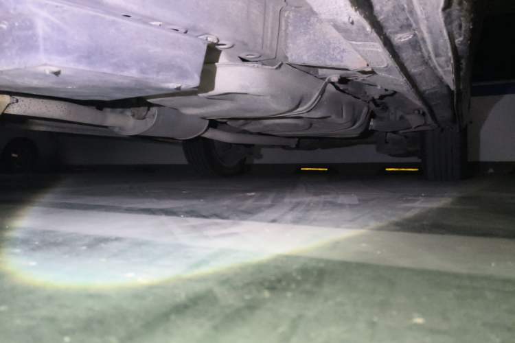 Used BYD M6 2013 2.4L Automatic Luxury Model Chassis Front Left