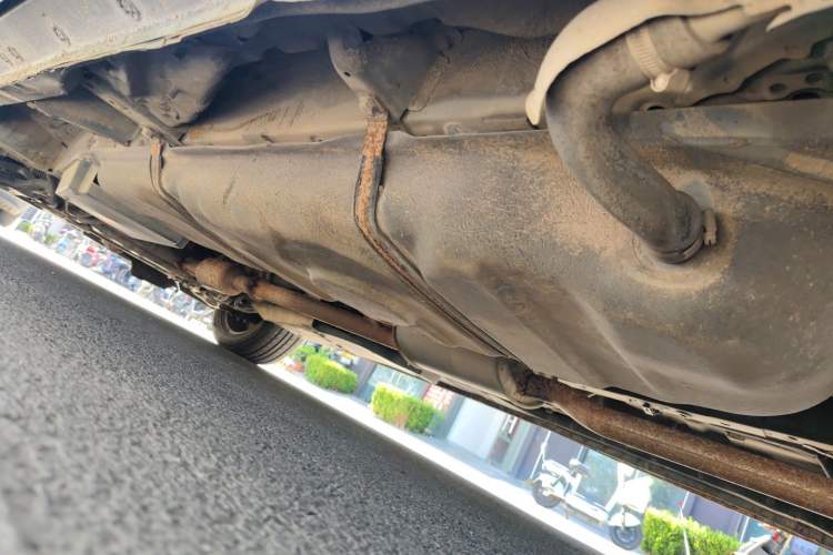 Used BYD M6 2013 2.0L Manual Comfort Edition Chassis Rear Left