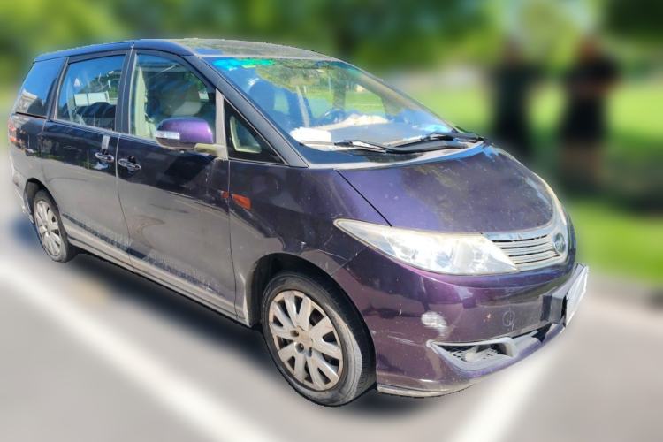 Used BYD M6 2013 2.0L Manual Comfort Edition Front Right 45 Deg