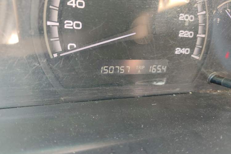 Used BYD M6 2013 2.0L Manual Comfort Edition Odometer Close Up