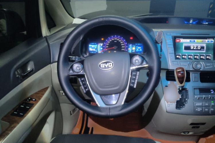 Used BYD M6 2013 2.4L Automatic Luxury Model Steering Wheel