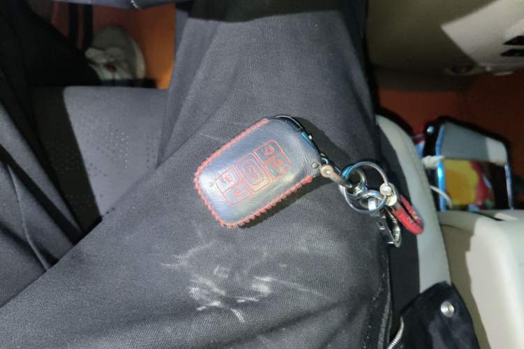 Used BYD M6 2013 2.4L Automatic Luxury Model Vehicle Key