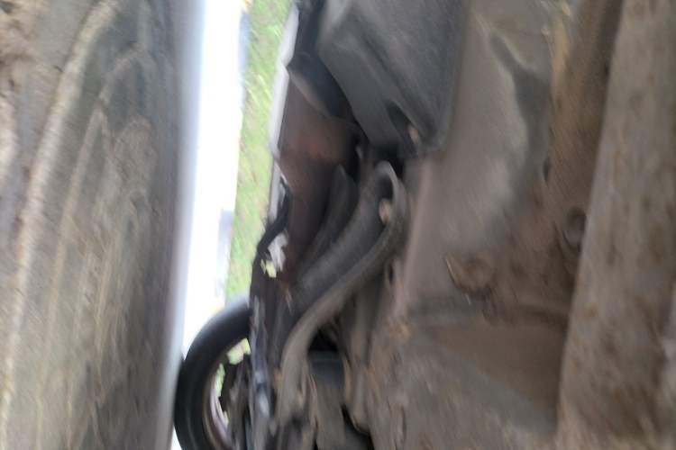 Used BYD M6 2013 2.4L Manual Luxury Model Chassis Front Right