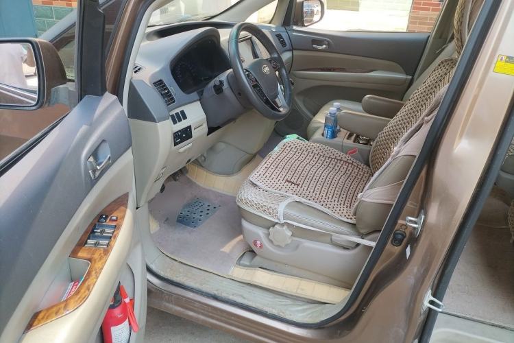 Used BYD M6 2013 2.4L Manual Luxury Model Driver Seat