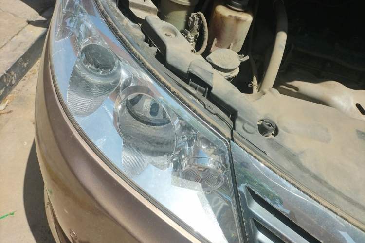 Used BYD M6 2013 2.4L Manual Luxury Model Right Front Headlight