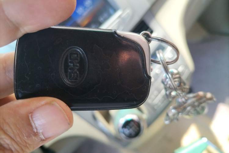 Used BYD M6 2013 2.4L Manual Luxury Model Vehicle Key