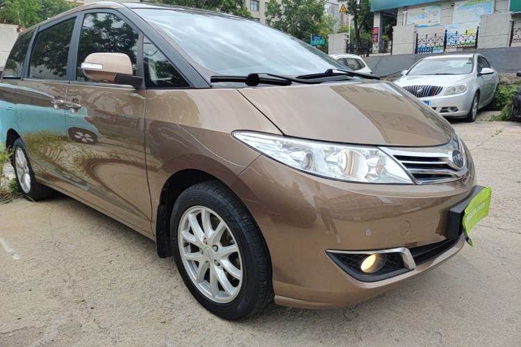 Used BYD M6 2013 2.4L Manual Luxury Model Front Right 45 Deg
