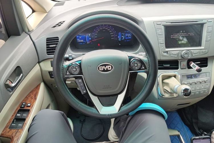 Used BYD M6 2013 2.4L Manual Luxury Model Steering Wheel