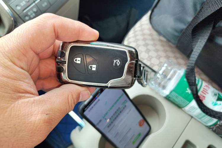 Used BYD M6 2013 2.4L Manual Luxury Model Vehicle Key