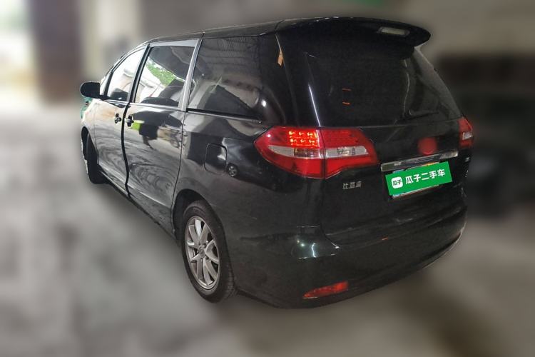 Used BYD M6 2013 2.4L Automatic Luxury Model Exterior 3