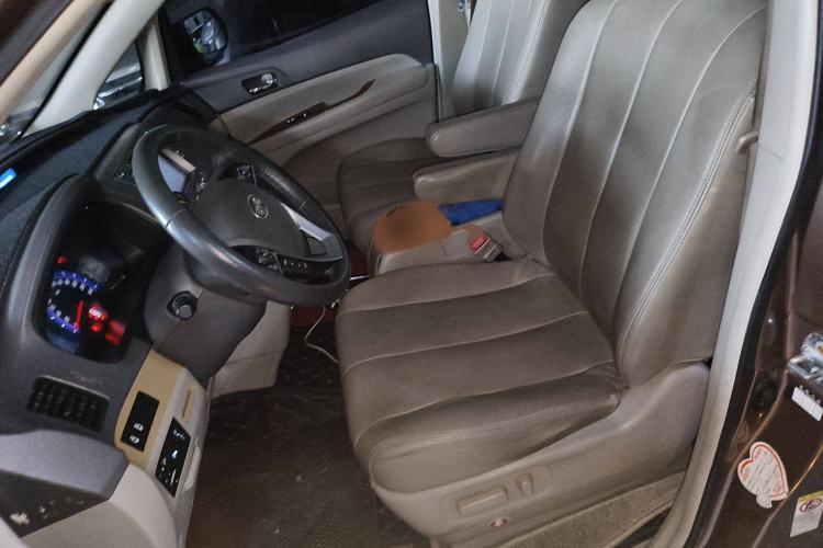 Used BYD M6 2013 2.4L Automatic Luxury Model Left Front Seat