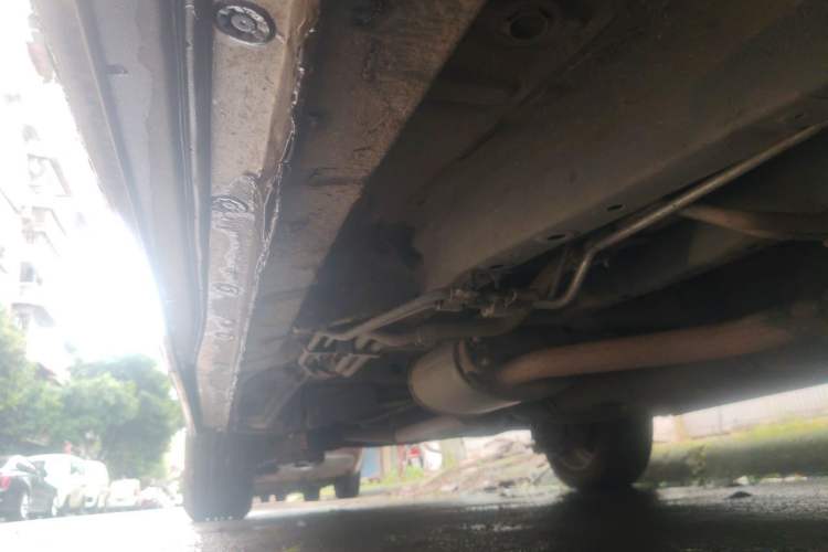 Used BYD M6 2013 2.4L Manual Luxury Model Chassis Front Right