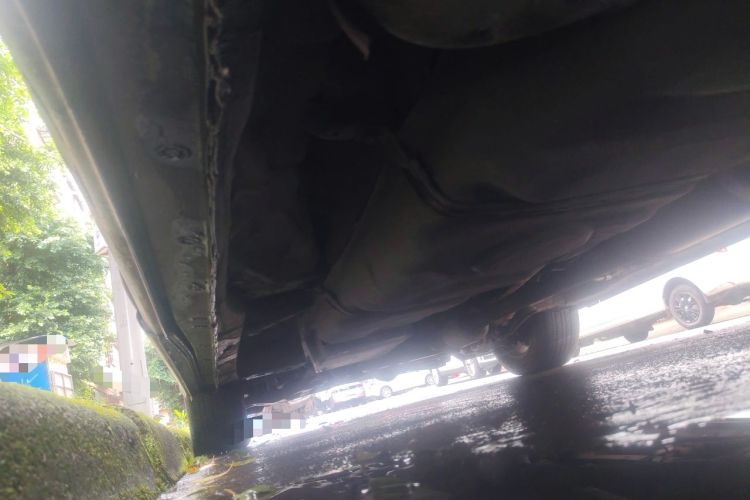 Used BYD M6 2013 2.4L Manual Luxury Model Chassis Rear Left