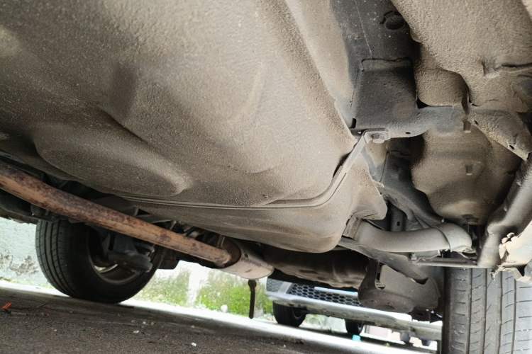 Used BYD M6 2013 2.4L Automatic Luxury Model Chassis Rear Left