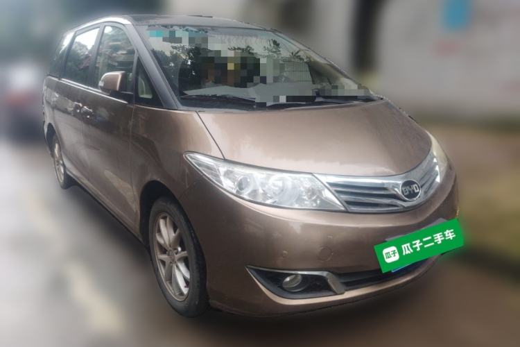 Used BYD M6 2013 2.4L Manual Luxury Model Front Right 45 Deg