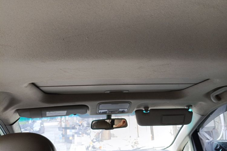 Used BYD M6 2013 2.4L Automatic Luxury Model Headliner